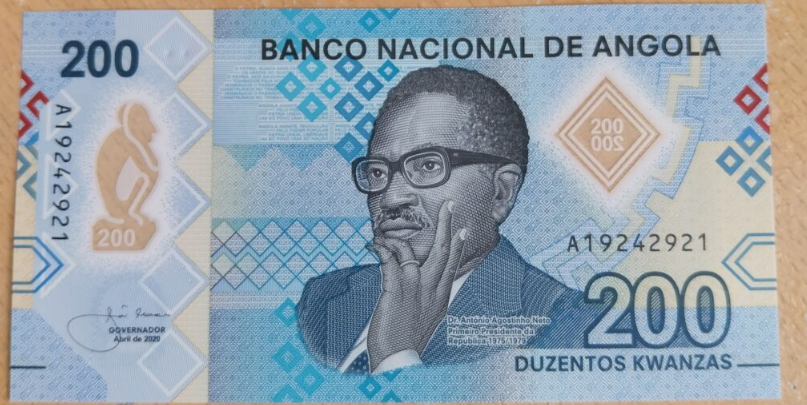 деньги в Анголе